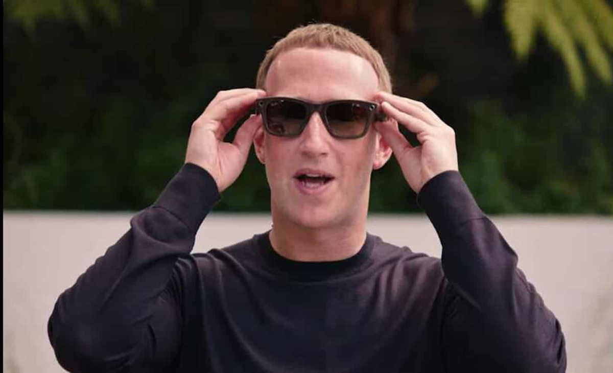 Facebook smart glasses